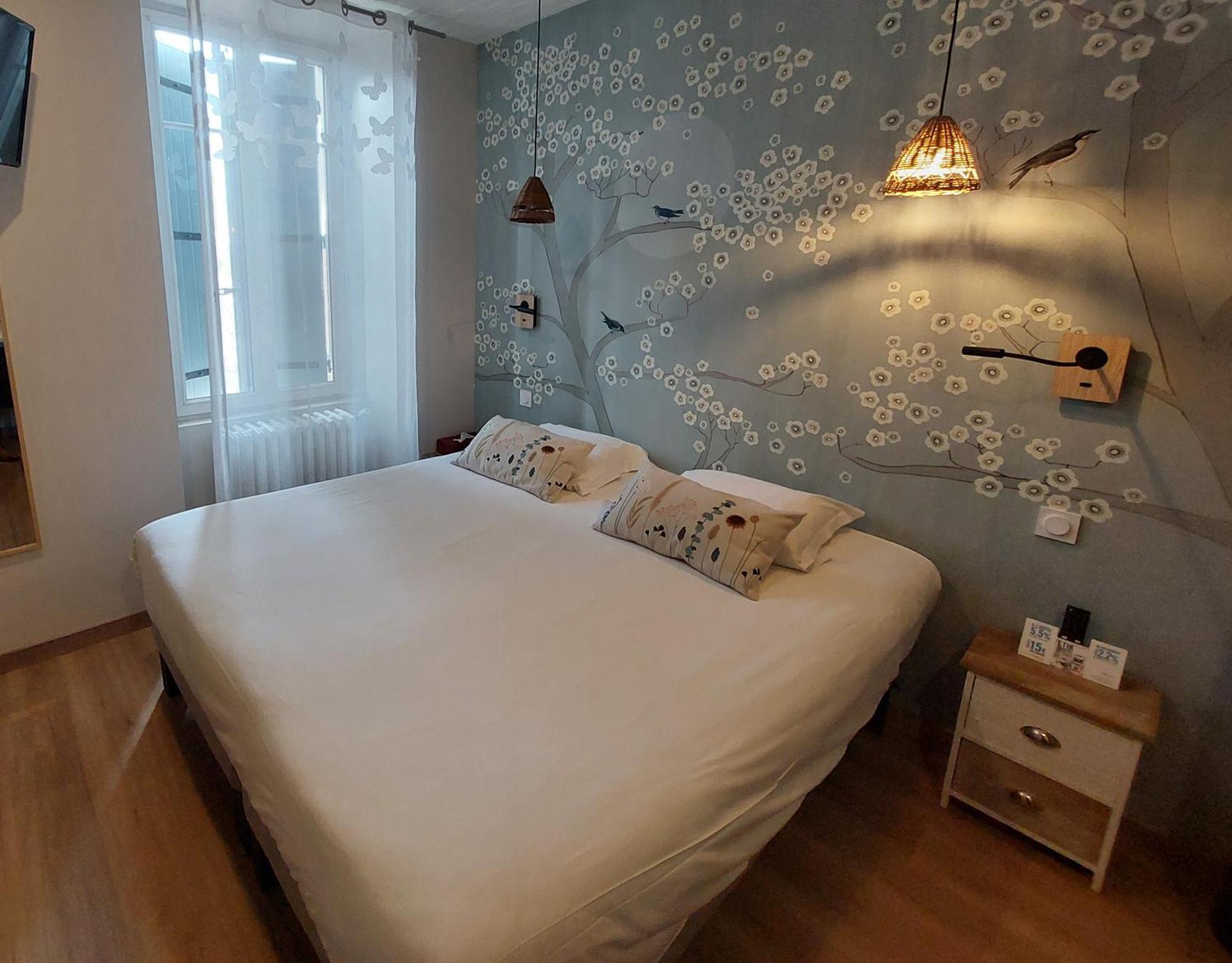 Logis Hotels - Hotel Et Restaurant Les Voyageurs Tournon-d'Agenais Экстерьер фото