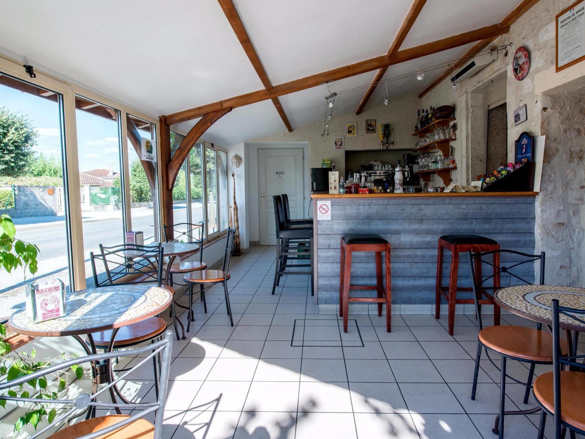 Logis Hotels - Hotel Et Restaurant Les Voyageurs Tournon-d'Agenais Экстерьер фото