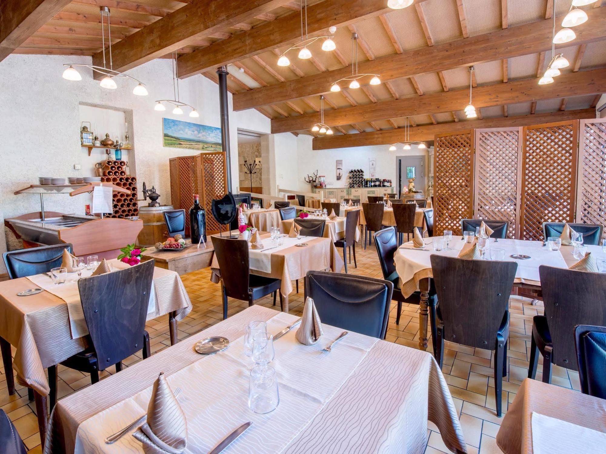 Logis Hotels - Hotel Et Restaurant Les Voyageurs Tournon-d'Agenais Экстерьер фото