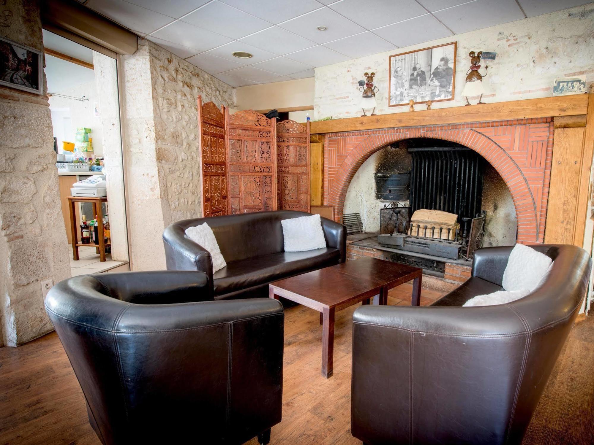 Logis Hotels - Hotel Et Restaurant Les Voyageurs Tournon-d'Agenais Экстерьер фото