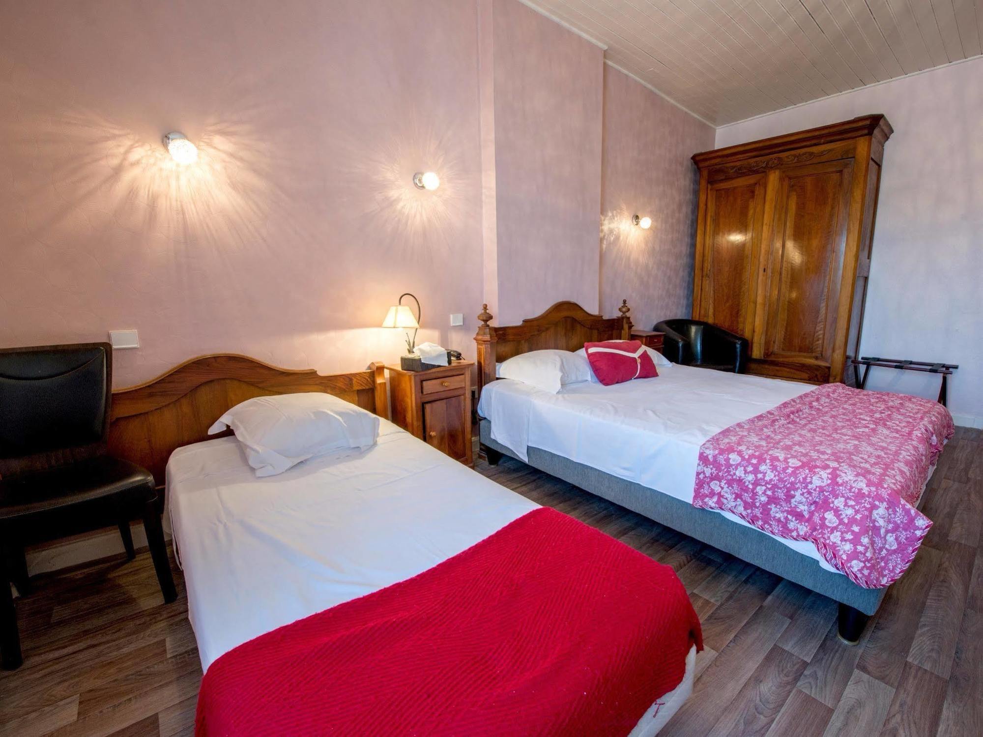 Logis Hotels - Hotel Et Restaurant Les Voyageurs Tournon-d'Agenais Экстерьер фото