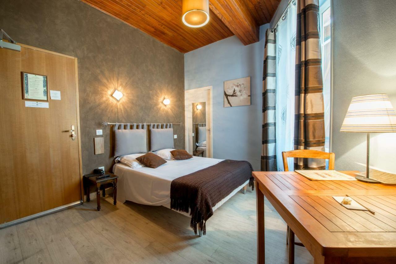 Logis Hotels - Hotel Et Restaurant Les Voyageurs Tournon-d'Agenais Экстерьер фото